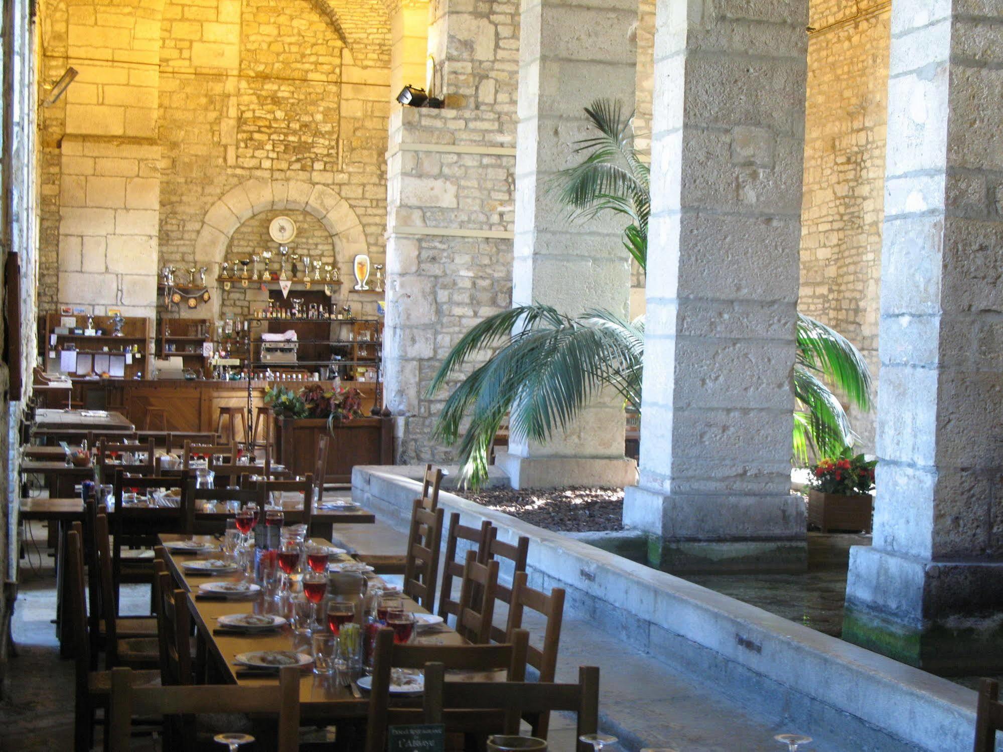 Hotel Restaurant De L'Abbaye Clairvaux Екстер'єр фото